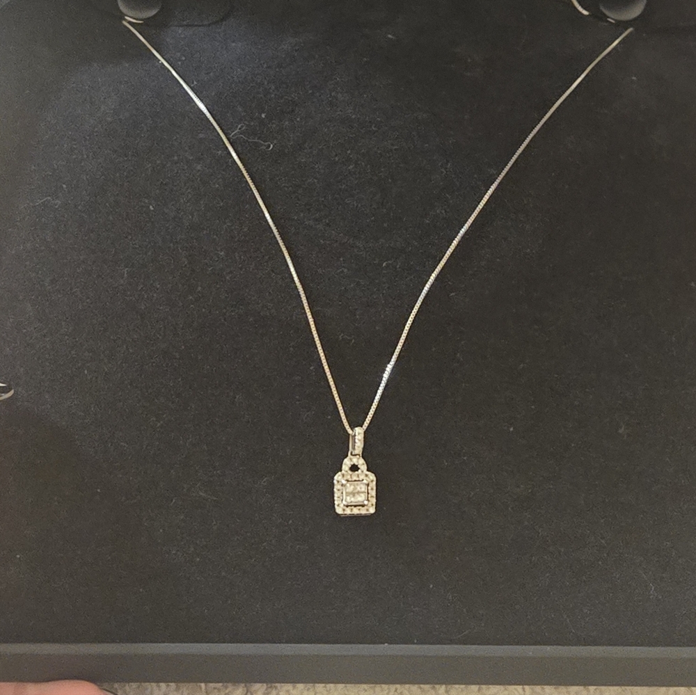 Diamond Necklace 1/4 ct tw Princess-Cut In 10K White Gold - Picture 12 of 12